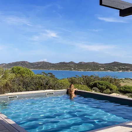 Villa With Panoramic View And Heated Pool